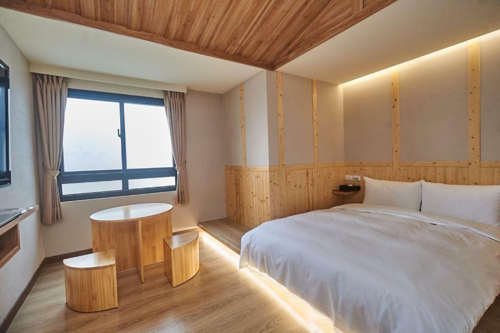 Sung Tai Hotel Kaohsiung Dış mekan fotoğraf